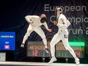 Max Heinzer (links) riskierte im EM-Final gegen Yannick Borel (rechts) alles (Bild: KEYSTONE/EPA PAP/TYTUS ZMIJEWSKI)