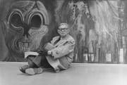 Düster und bedrohlich sind seine Werke: der surrealistische Maler Max von Moos. (Bild: Lisa Meyerlist/Archiv LZ)
