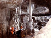 Das Hölloch im schwyzerischen Muotathal gilt als eines der grössten Höhlensysteme der Welt. Immer wieder werden Höhlenbesucher eingeschlossen. (Archivbild) (Bild: KEYSTONE/ALOIS KAELIN)