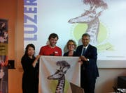 Sara Martin, Fachstelle Gesellschaftsfragen; Raphael Beck, Vorstandsmitglied Gewinnprojekt; Ruth Bachmann, Fachstelle Gesellschaftsfragen; Regierungsrat Guido Graf (von links).