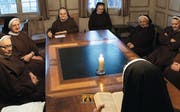 Ein Film-Standbild aus der Dokumentation «Wenn der Herrgott ruft» über das Kloster Maria Opferung in Zug. (Bild pd)
