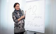 Yvonne Lüdi freut sich über das Jubiläum der Stiftung Phönix Zug. (Bild: Maria Schmid (Zug, 25. Januar 2018))