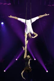 Das Duo «Desire of Flight»: Valeriy Sychev hält Malvina Abakarova. (Archivbild: PD / Circus Knie)