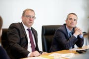 Regierungsrat Alfred Bossard (links) und Finanzverwalter Marco Hofmann. (Archivbild Corinne Glanzmann)