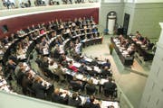 Die erste Session des Kantonsrates der neuen Legislatur im Kantonsratssaal in Luzern steht an. (Bild: Roger Grütter / Neue LZ)
