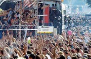 Das Wummern aus den Boxen ist auch eine akustische Manifestation gegen die Bravheit des Alltags. (Bild: Walter Bieri/KEY (Zürich, 10. August 2013))