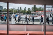 Fraktionsausflug der FDP: Rundgang durch die Werft der Shiptec. (Bild: Pius Amrein (Luzern, 12. September 2017))