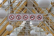 Eigenverantwortung oder zum Glück zwingen? Die Verbotskultur weitet sich aus. (Bild: Getty)