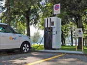 Die neue Elektroladestation direkt beim Verkehrshaus. (Bild: PD)