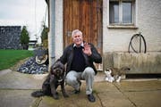 Wieder mehr Zeit für seinen Hof: Der ehemalige Nationalratspräsident Hansjörg Walter tritt kürzer. (Bild: Coralie Wenger (Wängi, 5. Dezember 2012))