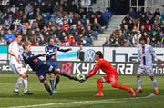 Sollen am Samstag erstmals am Samstag gegeneinander antreten: FC Luzern gegen FC Basel (Symbolbild). (Bild: Philipp Schmidli / Neue LZ)
