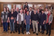 Gruppenbild eines Teils der Darstellerinnen und Darsteller, die bei den Tellspielen 2016 eine durchgehende Rolle innehaben. (Bild: PD)