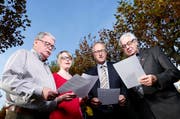 Das OK des Innerschweizer Gesangsfest in Cham (von links): Raphael Roschy, Peter Hegglin (Präsident), Helen Affolter (PR/Medien) und Alois Strässle. (Bild Stefan Kaiser)