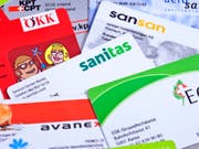 Der Bundesrat will die Krankenkassen-Franchisen an der Entwicklung der Kosten in der Grundversorgung ausrichten, aber das System mit Wahlfranchisen nicht verändern. (Symbolbild) (Bild: Keystone/GAETAN BALLY)