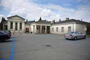 Die Abdankungshalle des Friedhofs Luzern wird saniert. (Bild: Corinne Glanzmann / Neue LZ)