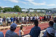 Cupstimmung auf dem Sportplatz Prehl anlässlich der Partie zwische dem FC Murten und dem FC Luzern. (Bild: Keystone)