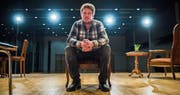 Vom Wallis auf die Bühne des Theaters Schwarzenberg: Tobias Arnold, der die Hauptrolle spielt. (Bild: Dominik Wunderli (Schwarzenberg, 8. Januar 2018))