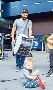 ... ein ganz kleiner Mitmusiker. (Bild: Jakob Ineichen (27. August 2017))