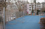 In den Sportferien ist das Trampolin beim Schulhaus Maria Opferung abmontiert worden. (Bild: Maria Schmid (Zug, 19. Februar 2018))