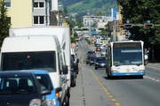 Zwischen der Kreuzung Schlösslistrasse und dem Maihof soll eine eigene Spur für Busse gebaut werden. (Archivbild Boris Bürgisser / Neue LZ)