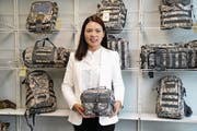 Duvan Hui (o. l.) präsentiert ihre Produkte (Bild: Isabelle Daniel (Hoppstädten-Weiersbach, 28. Juli 2017))