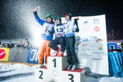 Die drei Schnellsten: 1. Urs Kälin (Mitte), 2. Marc Girardelli (links), 3. Brigitte McMahon. (Bild: Roger Gruetter / Neue LZ)