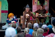 Das Splätterlitheater brachten am B-Sides viele Kinderaugen zum Leuchten. (Bild: Corinne Glanzmann / Neue NZ)