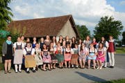 Die Absolventinnen des Hauswirtschafts-Jahres 2015/2016 in Oberkirch bei der Abschlussfeier. (Bild: zvg)