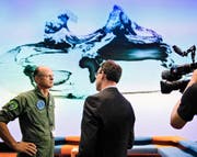 Felix Stoffel, Chef Berufsfliegerkorps, beantwortete Fragen zum abgestürzten F/A-18 an der gestrigen Medienkonferenz in Bern. (Bild: Keystone/Manuel Lopez)