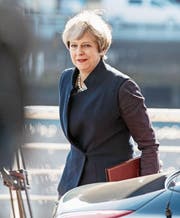 Mit einem Lächeln in Schottland: Premierministerin Theresa May. Bild: Robert Perry/EPA (Glasgow, 27. März 2017)