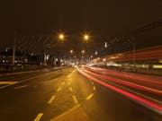 Die Beleuchtung auf der Seebrücke in Luzern. (Bild: Heinz Unger)