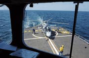 Französischer Panther-Helikopter im Golf von Aden an der Küste von Dschibuti. (Bild: Stephanie de Sakutin/AFP (8. Januar 2009))