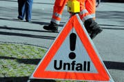 Für den jungen Töfffahrer endete der Unfall tödlich. (Symbolbild Adrian Venetz (Neue OZ) (Neue Nidwaldner Zeitung))
