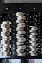 Wie viel Geld bleibt nach der Unternemens- steuerreform III in Luzerns Kassen? (Bild: KEYSTONE / Christian Beutler)