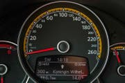 Auch die Anzeigen und Instrumente im VW Dune strahlen eine besondere Note aus. (Bild: PD)