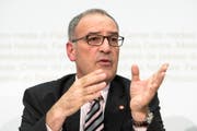 Der Bericht bestätige seinen Entscheid, das Projekt zu sistieren, sagte Bundesrat Parmelin am Donnerstag vor den Medien. (Bild: Peter Schneider/Keystone)