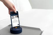 Ein solches Handy steht den Gästen im «Schweizerhof» zur Verfügung.