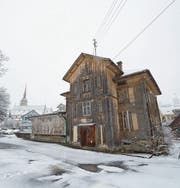 Das Alte Bahnhöfli würde im Verkaufsfall saniert oder abgerissen. (Bild: Maria Schmid (Oberägeri, 1. Februar 2018))