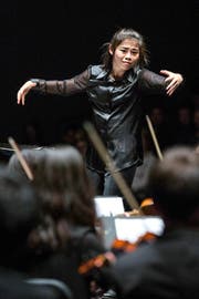 Elim Chan bei ihrem Auftritt im Luzerner Saal. (Bild LF/Patrick Hürlimann)