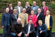 Die Beiräte; hintere Reihe v.l.: Anna Christen (Region Willisau), Ueli Kaltenrieder (LZ Medien), Elisabeth Portmann (Geschäftsleiterin), Hans Bucher (Sursee), Margrit Thalmann (Entlebuch). Mittlere Reihe v.l.: Hans Lustenberger (Luzern Land), Esther Ettlin (Obwalden), Urs W. Studer (Präsident), Ruth Garcia (Nidwalden), Markus Tresch (Uri), Renate Falk (Zug). Vordere Reihe kniend v.l.: Werner Riedweg (Luzern Stadt), Daniel Rüttimann (Hochdorf), Peter Dietschi (Luzern Stadt und Emmen). (Bild: Eveline Beerkircher / Neue LZ)