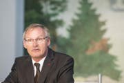 Der Schwyzer Regierungsrat (auf dem Bild Andreas Barraud) möchte, dass die Gemeinden fakultativ Abgaben von 10 bis 20 Prozent bei Auf- und Umzonungen erheben können. (Bild: Urs Flüeler / Keystone (Brunnen, 15. April 2016))
