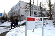 Die Kantonsschule Ausserschwyz in Pfäffikon. (Bild Bert Schnüriger/Neue SZ)