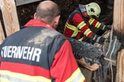 Die Feuerwehr brachte den Brand schnell unter Kontrolle. (Symbolbild) (Bild: Roger Grütter / Neue LZ)
