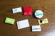 Werbeartikel der Schweizer Parteien vor den Parlamentswahlen (Symbolbild). (Bild: Keystone / Christian Beutler)