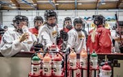 Die Spielerinnen des A-Nationalteams und der U18-Auswahl trainierten gemeinsam. (Bild: Nadia Schärli (Engelberg, 26. Juli 2017))