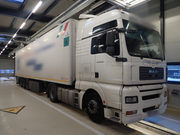 Der Lastwagen mit bulgarischen Kontrollschildern war mit zahlreichen Mängeln unterwegs. (Bild: Kantonspolizei Uri)