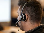 Werbeanrufe sind in der Schweiz zwar bereits seit vier Jahren verboten. Das entsprechende Gesetz ist jedoch zahnlos geblieben, denn nach seinem Inkrafttreten wanderten viele Callcenter ins Ausland ab. (Bild: KEYSTONE/GAETAN BALLY)