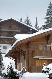 Besitzer von Ferienwohnungen (Symbolbild) aus dem Ausland fühlen sich in Obwalden ungerecht behandelt. (Bild: Keystone/Peter Schneider)