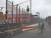 Die bestehenden Unterführungen sind teils zu weit vom eigentlichen Bahnhof weg und es hat keine Lifts, eine zusätzliche, zentrale Unterführung soll gebaut werden – mit Lifts. (Bild: Roman Hodel (Kriens, 8. Februar 2018))