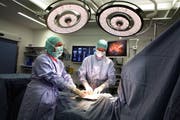 Ärzte bei der Arbeit im Luzerner Kantonsspital (Symbolbild). (Archivbild Nadia Schärli)